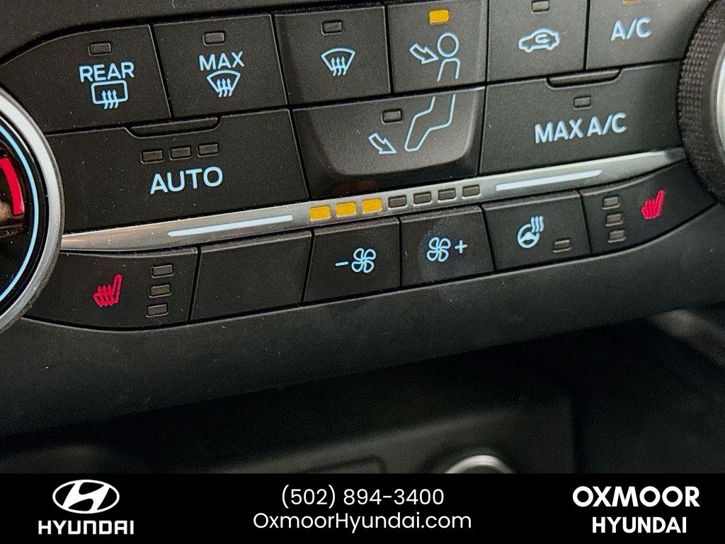 2020 Ford Escape Titanium photo 18