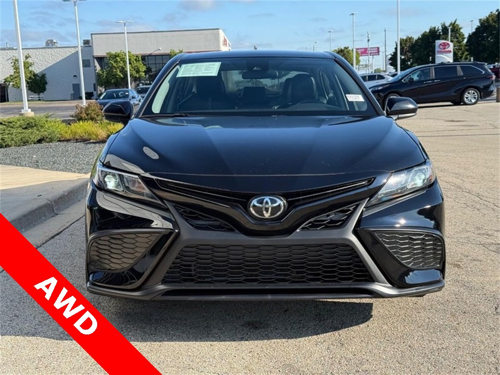 2021 Toyota Camry SE photo 2