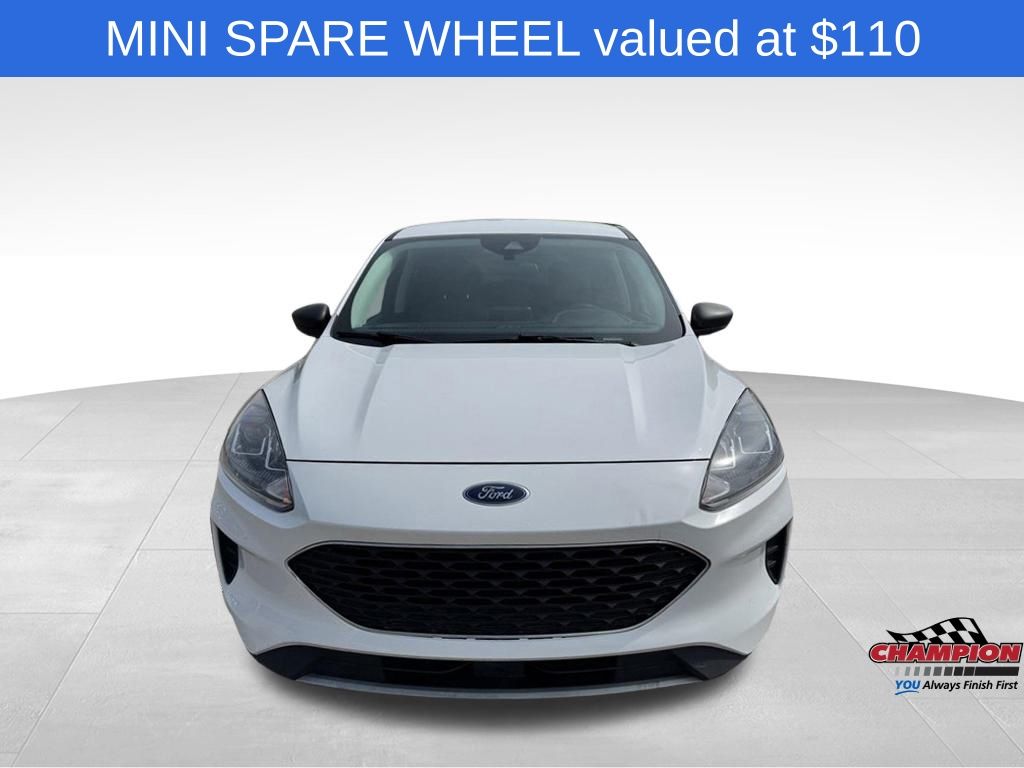 2022 Ford Escape SE photo 2