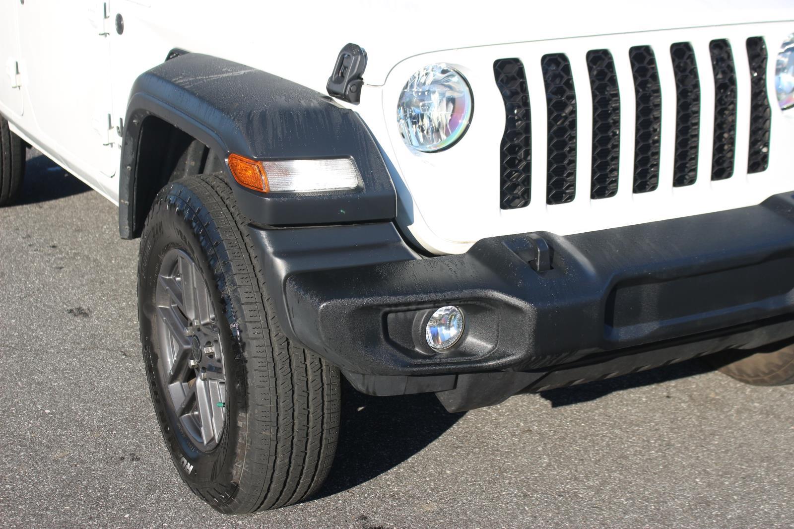 2024 Jeep Wrangler Sport S photo 7