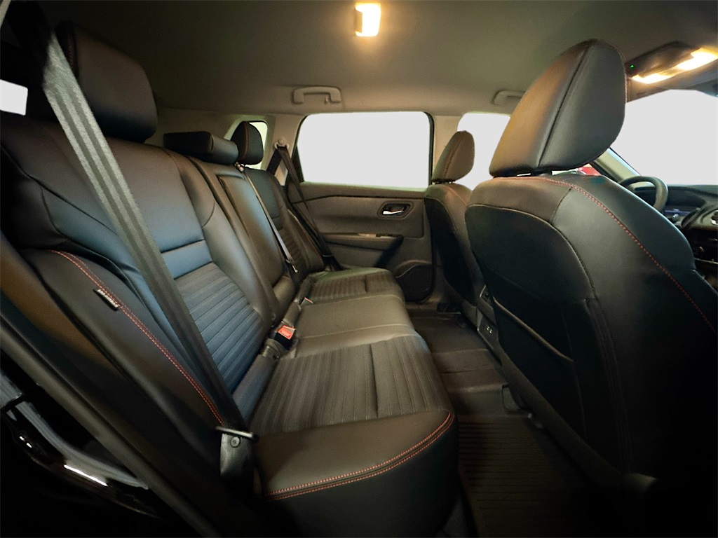 2026 Nissan Rogue SV photo 14