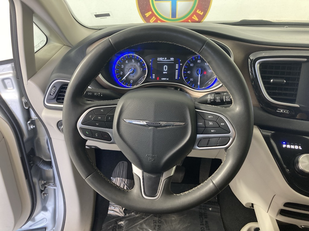 2022 Chrysler Voyager LX photo 7