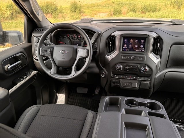2025 Chevrolet Silverado 2500HD Custom photo 6