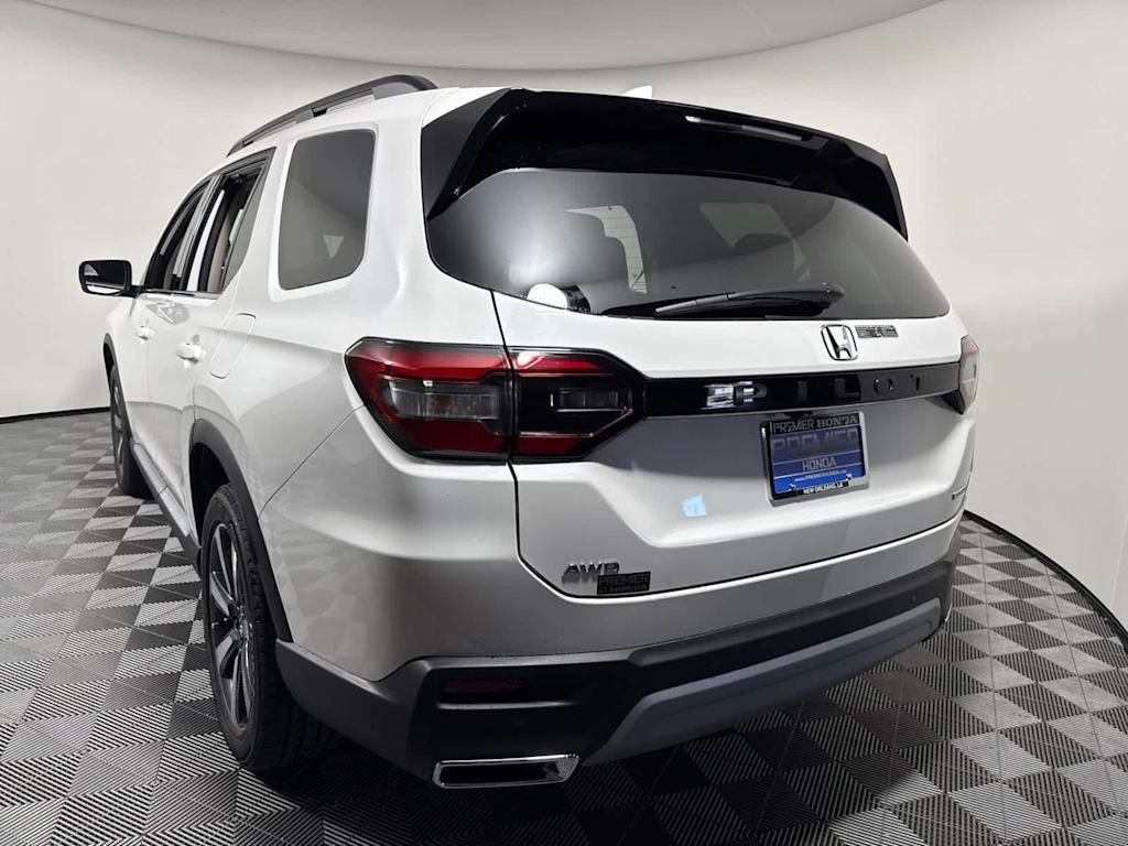 2025 Honda Pilot Touring photo 4