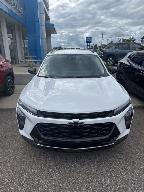2025 Chevrolet Trax ACTIV photo 2