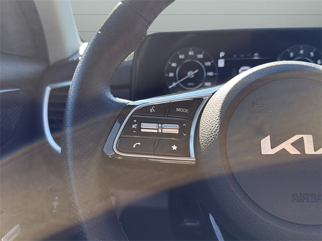 2024 Kia Seltos SX photo 9