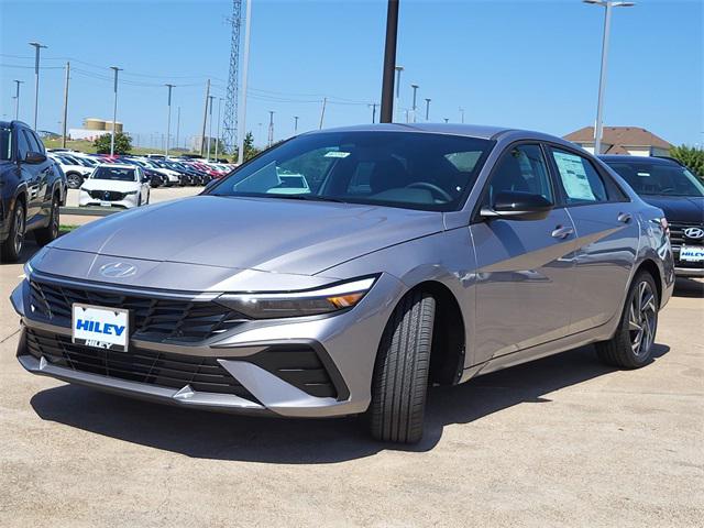 2025 Hyundai Elantra SEL Sport photo 2