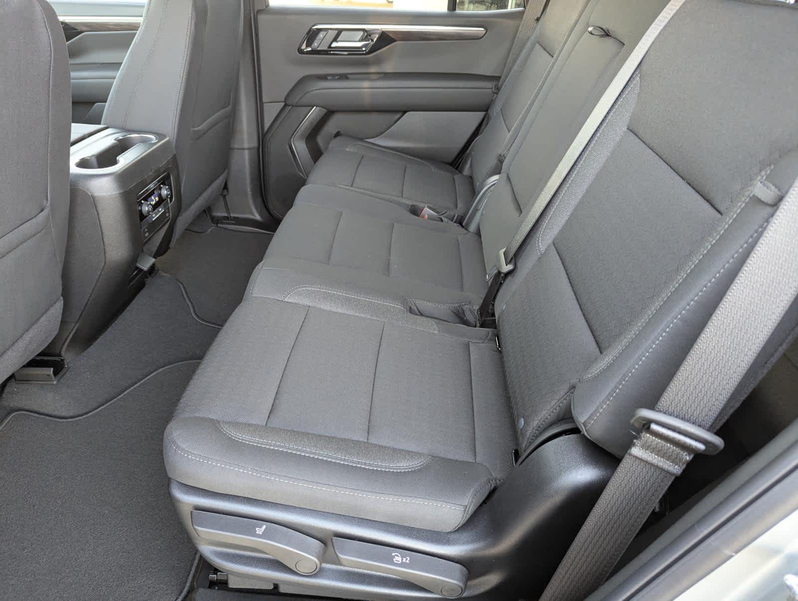2025 Chevrolet Tahoe LS photo 12