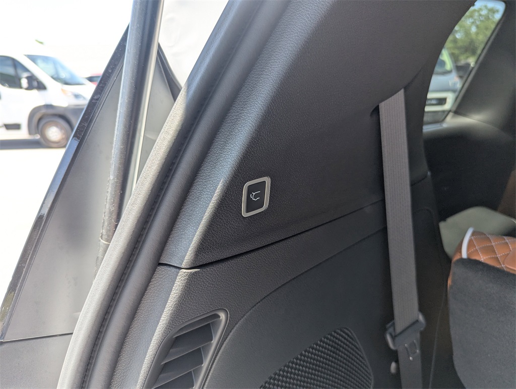 2026 Chrysler Pacifica Pinnacle photo 32