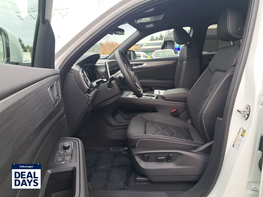 2026 Volkswagen Atlas Cross Sport SE photo 3