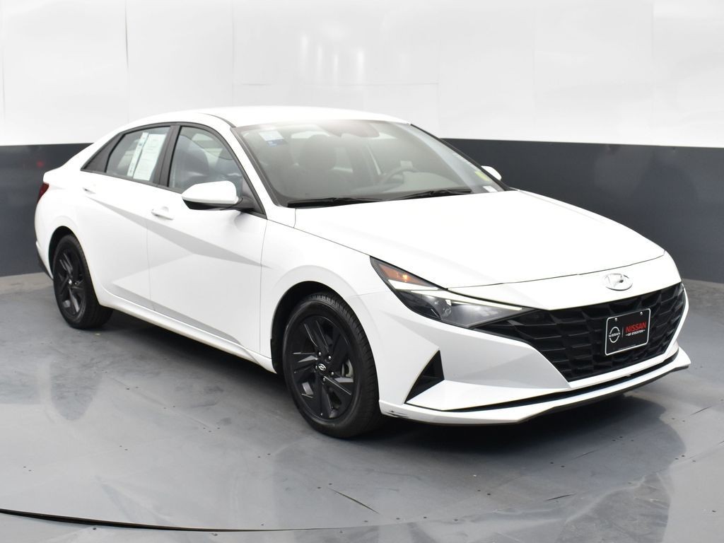 2023 Hyundai Elantra SEL's photo
