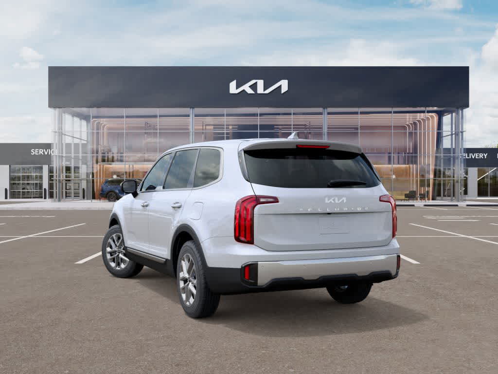 2025 Kia Telluride LX photo 3