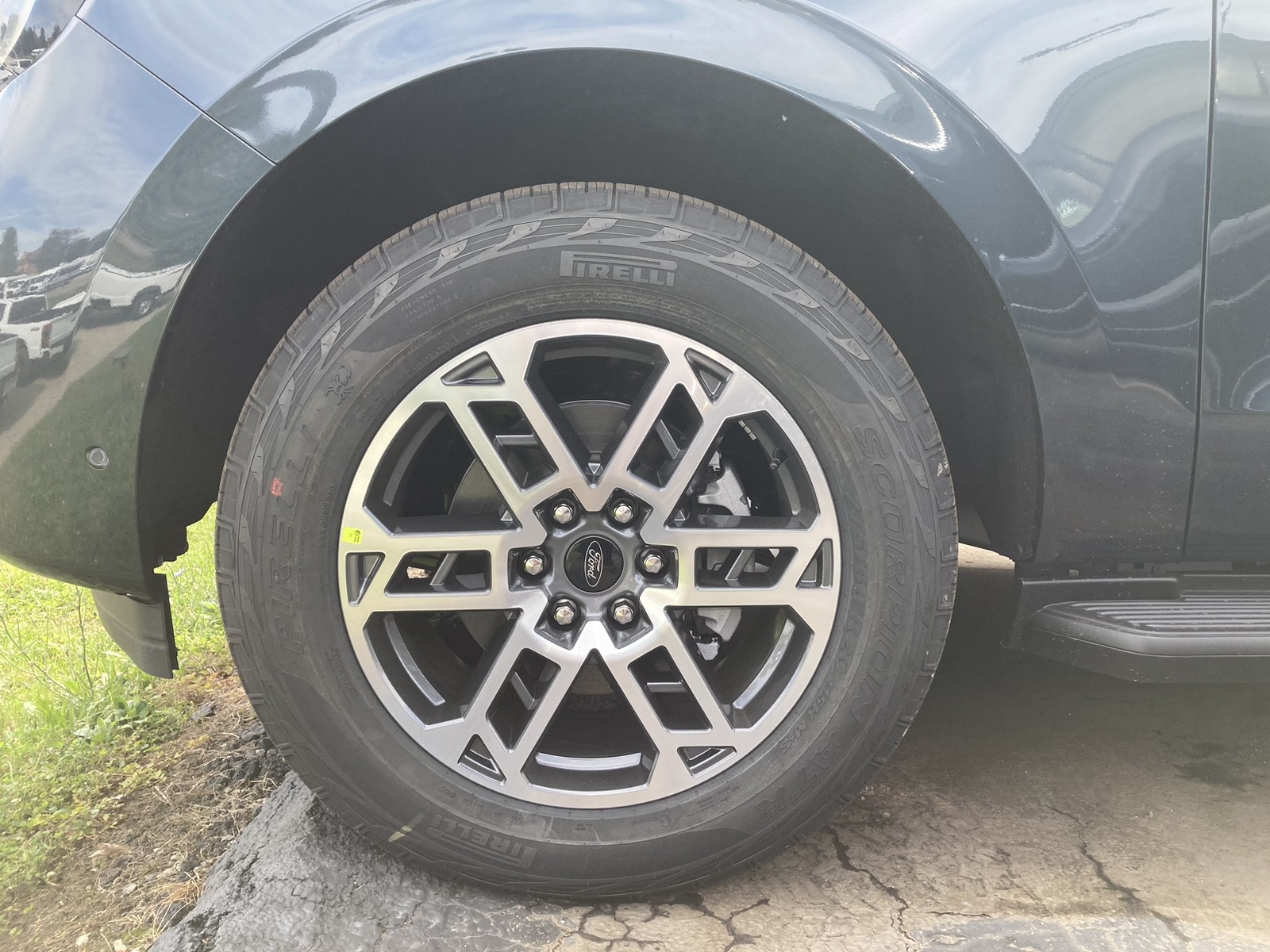 2025 Ford Expedition MAX photo 3