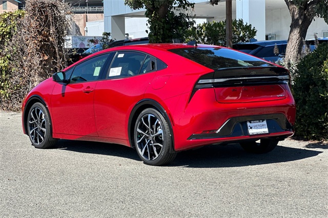 2026 Toyota Prius Plug-in Hybrid XSE photo 6