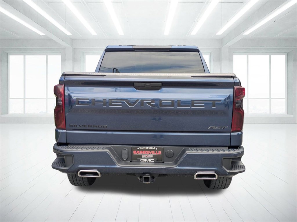 2022 Chevrolet Silverado RST photo 3