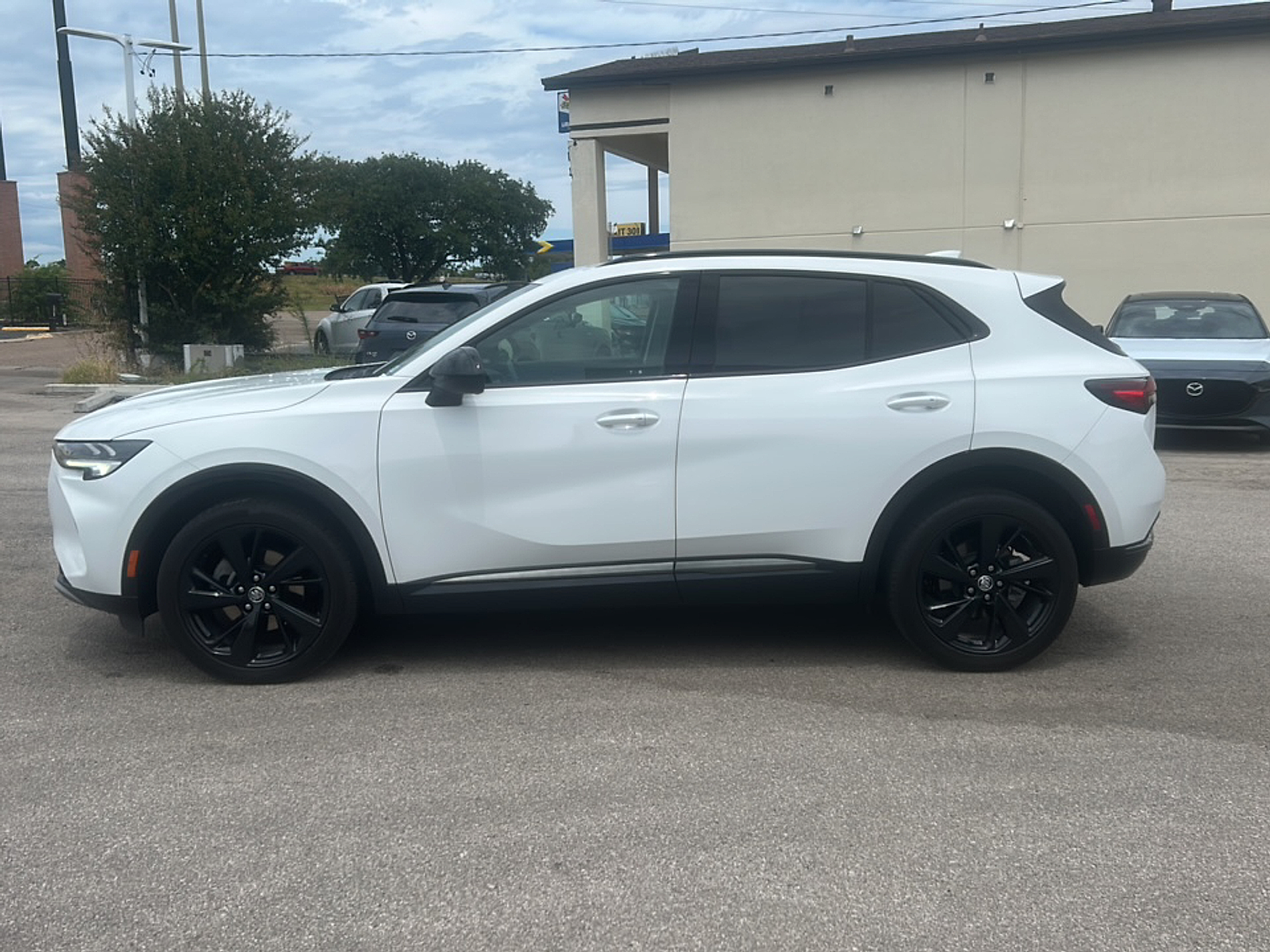 2023 Buick Envision Essence photo 4