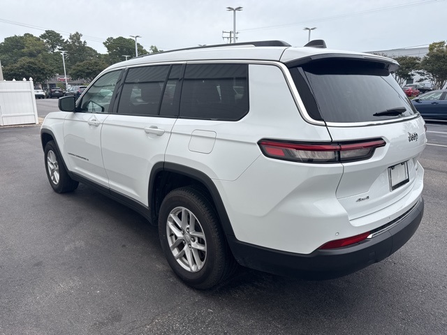 2023 Jeep Grand Cherokee Laredo photo 3