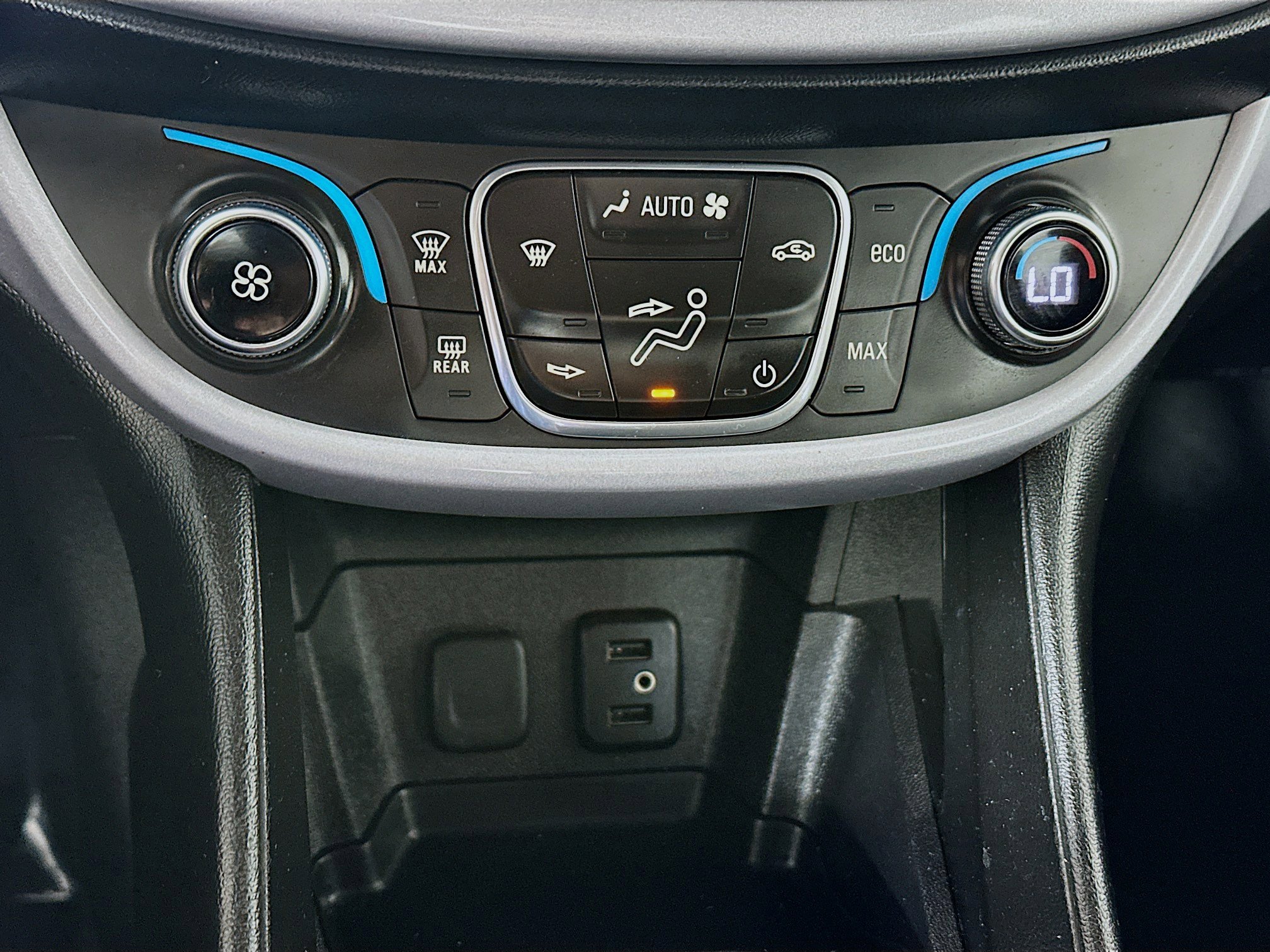 2017 Chevrolet Volt LT photo 15