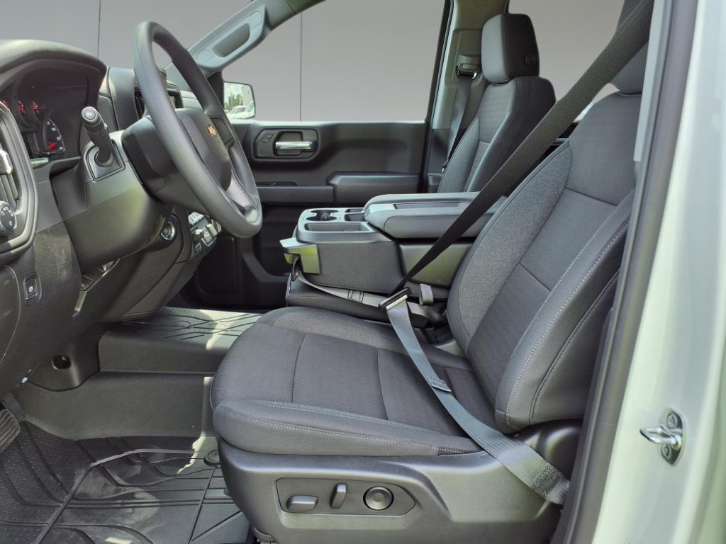 2025 Chevrolet Silverado 1500 Custom photo 15