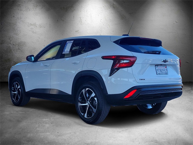 2025 Chevrolet Trax photo 4