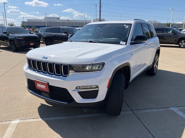 2023 Jeep Cherokee 4xe photo 3