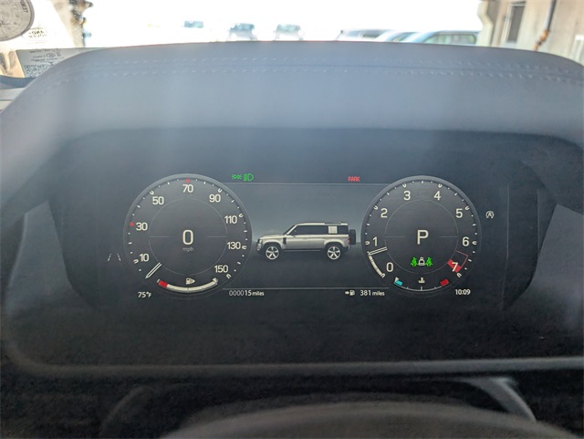 2025 Land Rover Defender 110 S photo 7