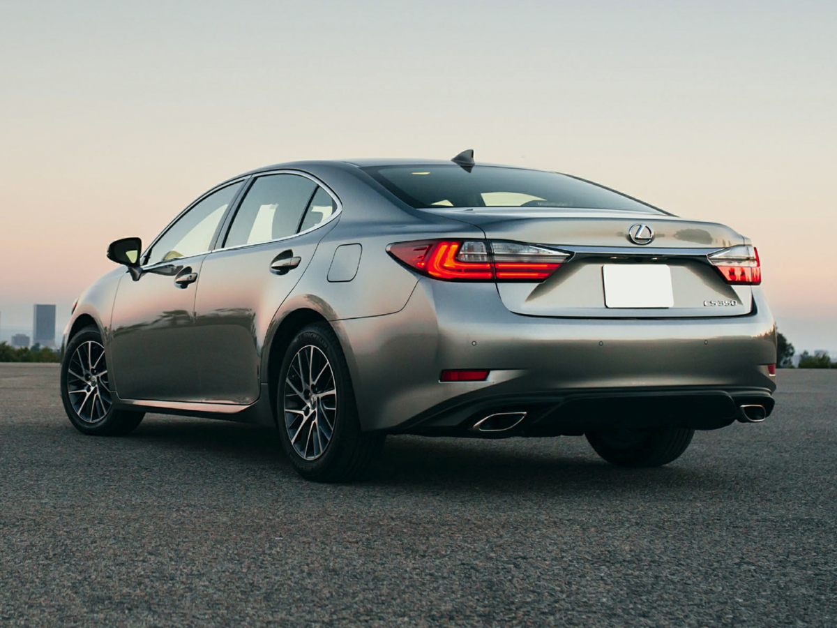 2017 Lexus ES 350's photo