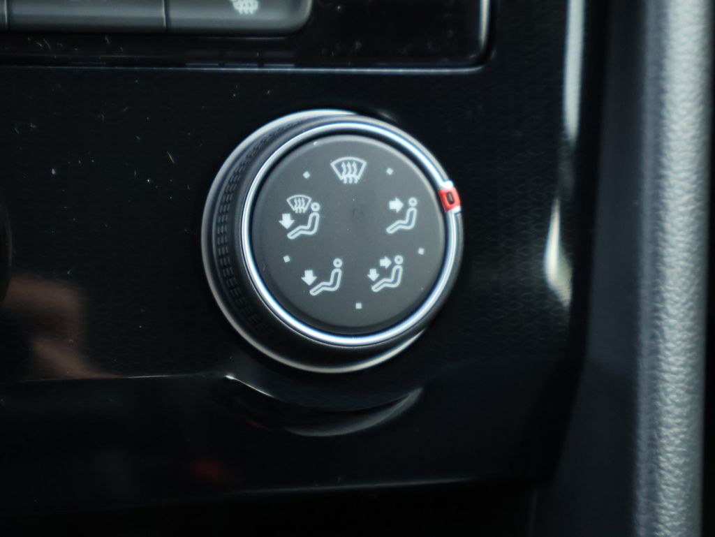 2025 Volkswagen Taos S photo 30