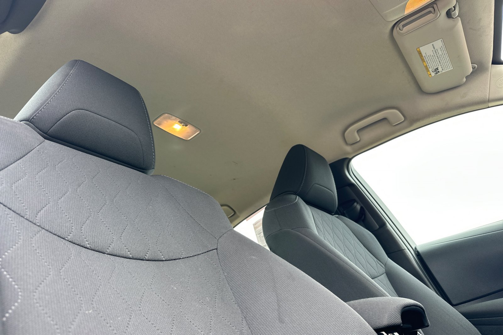 2021 Toyota Corolla LE photo 12