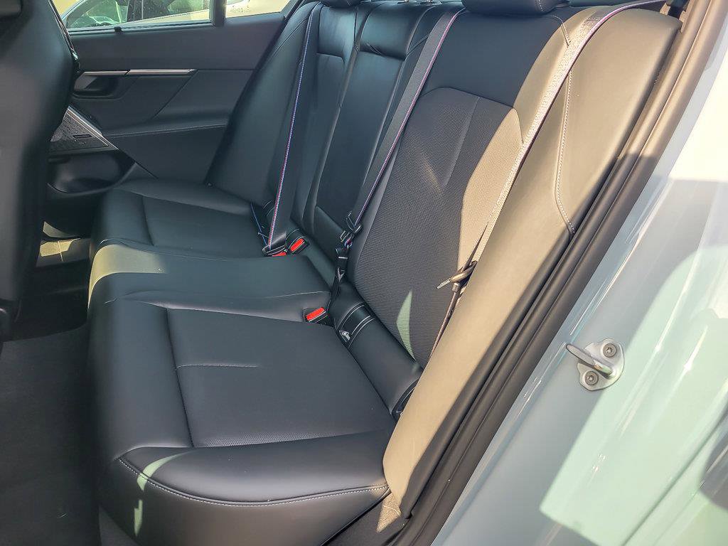 2025 BMW M5 - Image 12