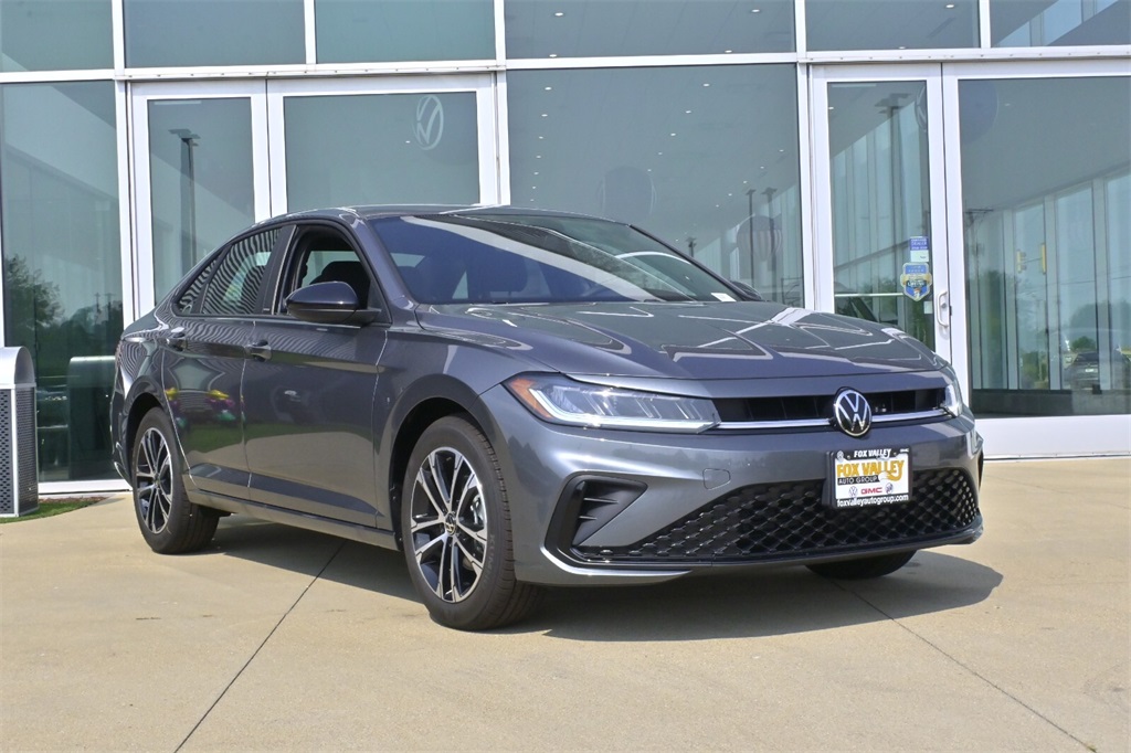 2025 Volkswagen Jetta 1.5T Sport photo 2