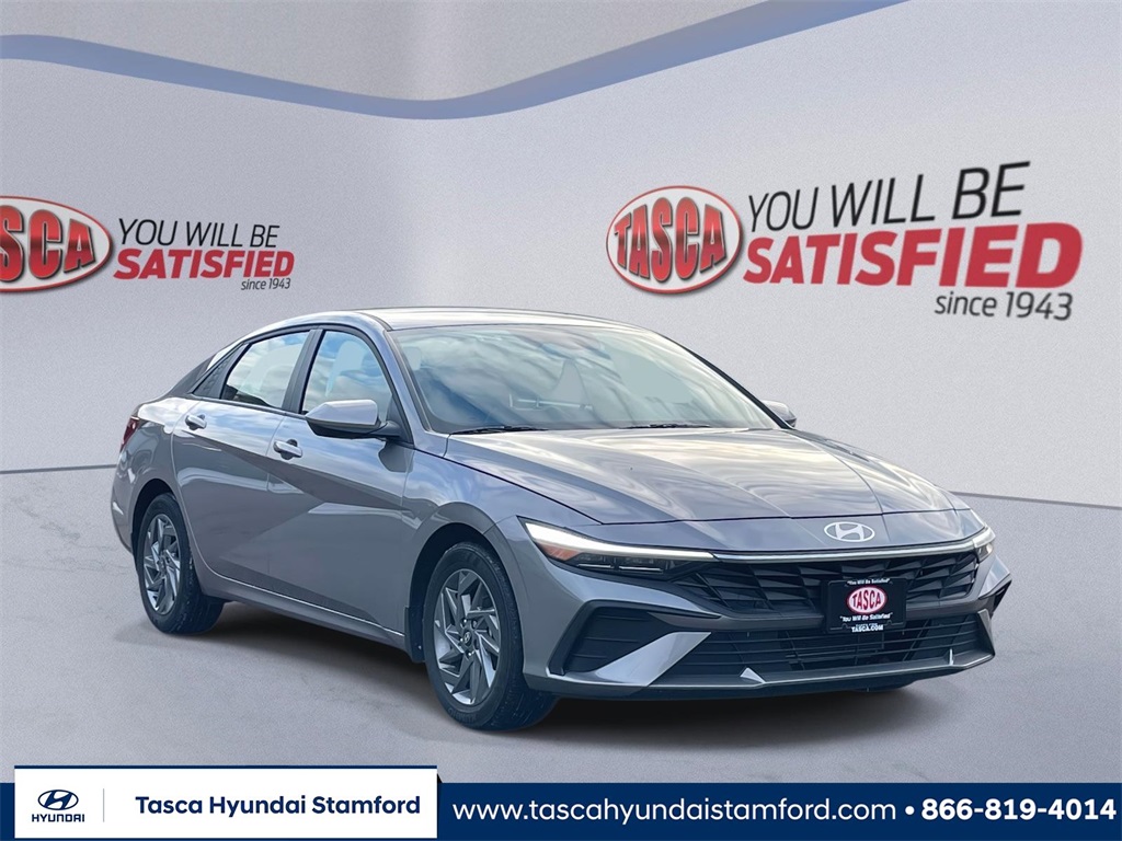 2024 Hyundai Elantra SEL's photo