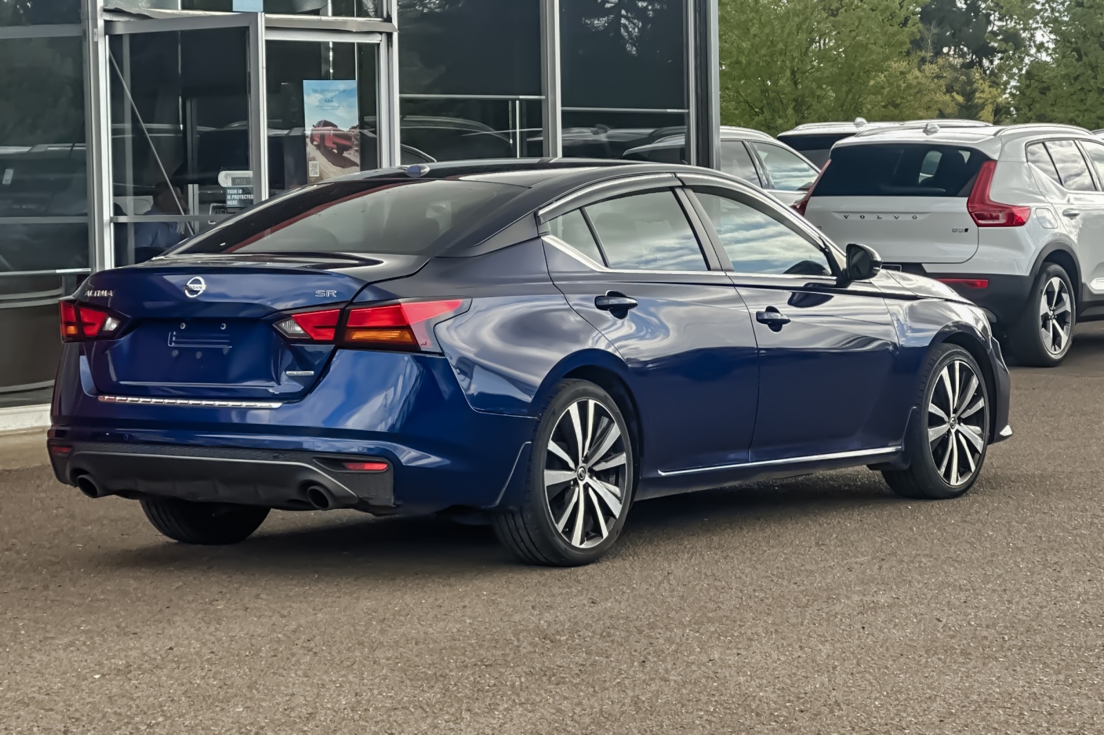 2021 Nissan Altima SR photo 3
