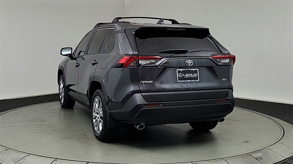 2024 Toyota RAV4 XLE Premium photo 3