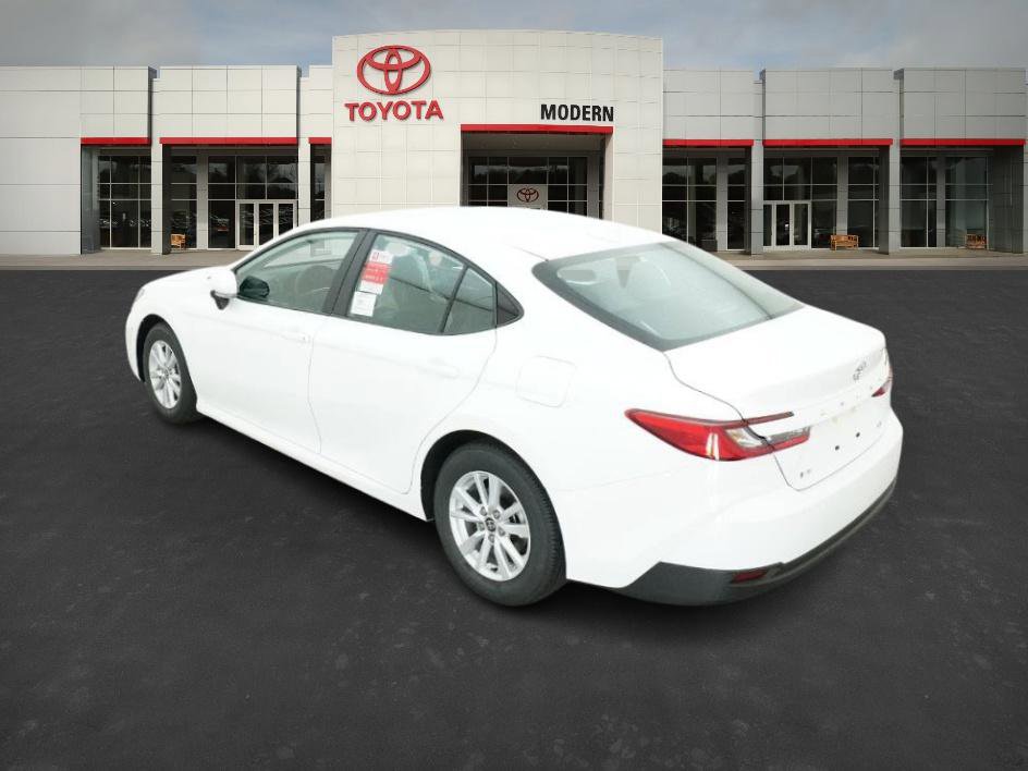 2025 Toyota Camry LE photo 13