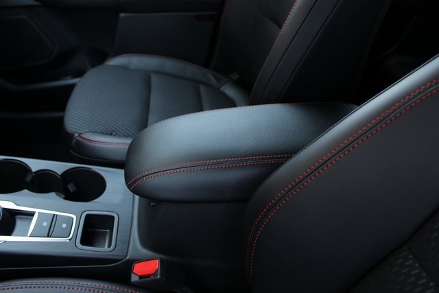 2025 Ford Escape ST-Line photo 17
