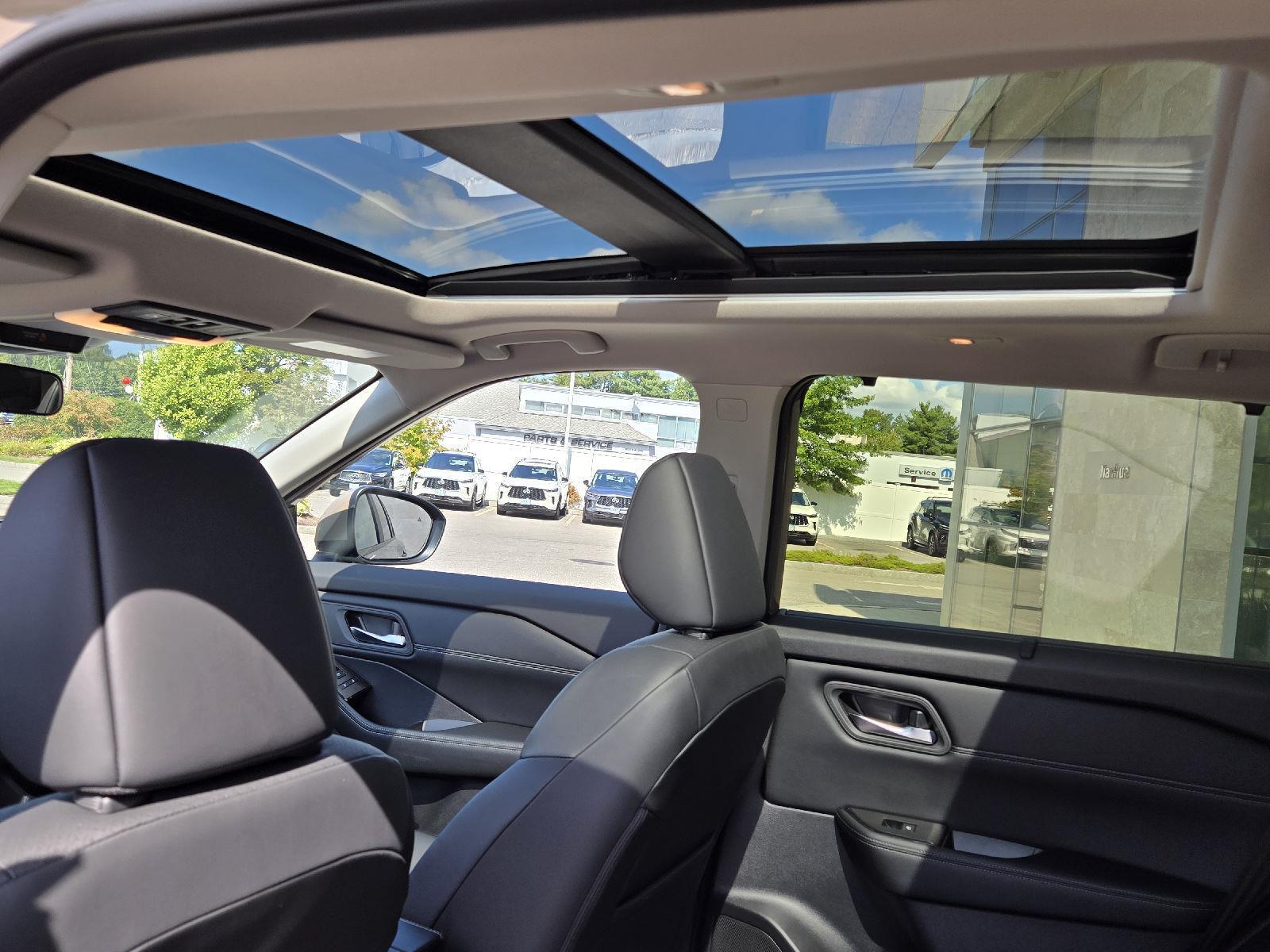 2024 Nissan Rogue SV photo 11