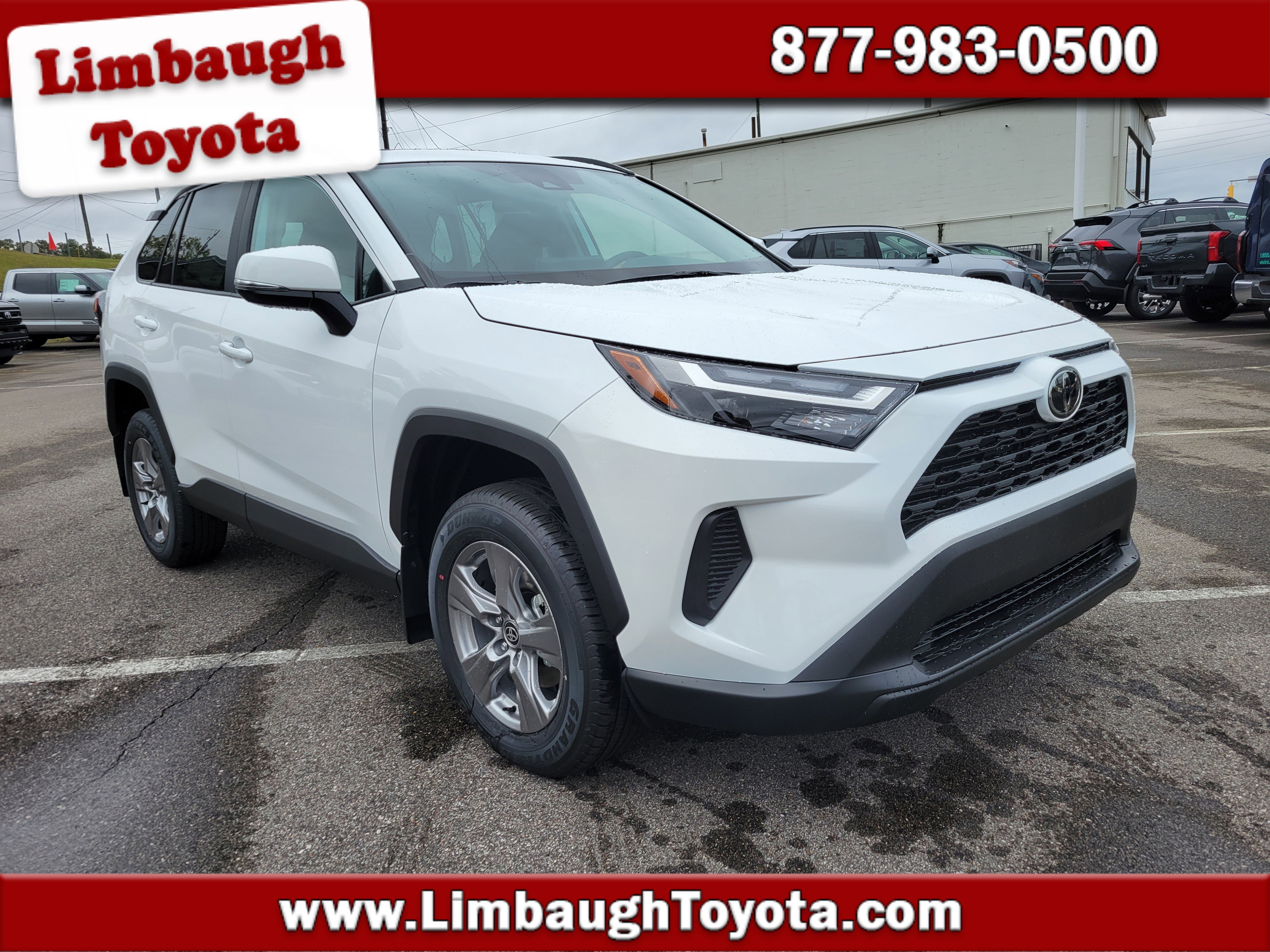 2025 Toyota RAV4 XLE's photo