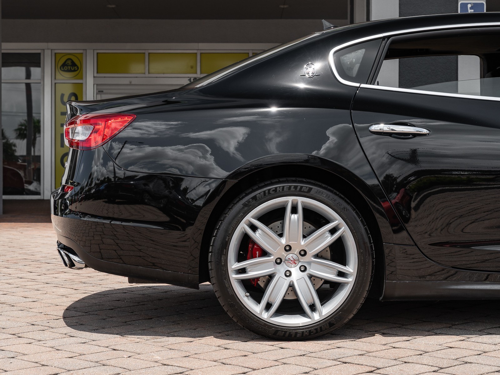 2014 Maserati Quattroporte GTS photo 25