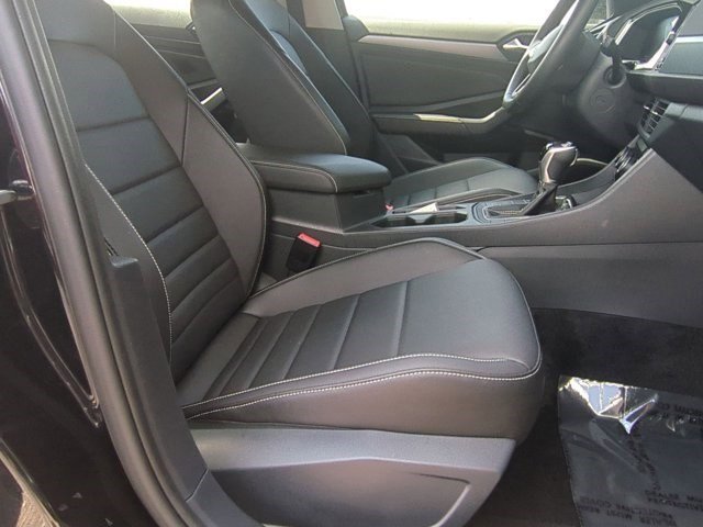 2024 Volkswagen Jetta SE photo 8