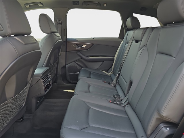 2023 Audi Q7 55 Prestige photo 14
