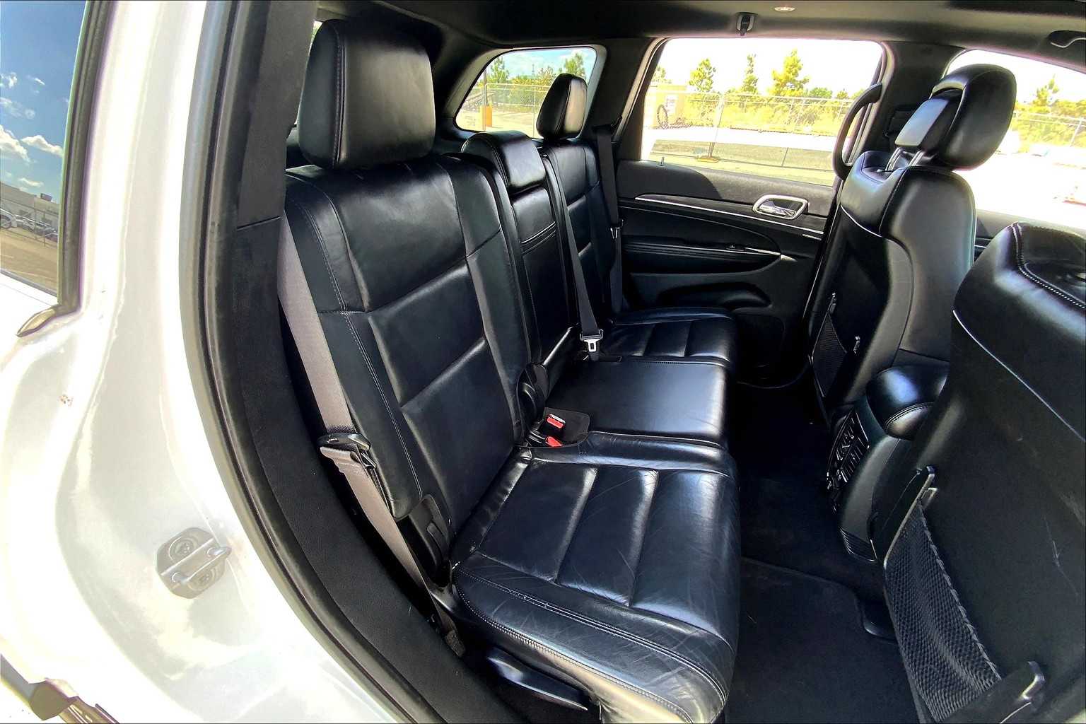 2020 Jeep Grand Cherokee Limited photo 16