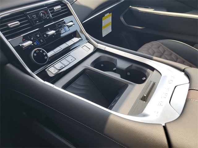 2025 Nissan Armada Platinum photo 10