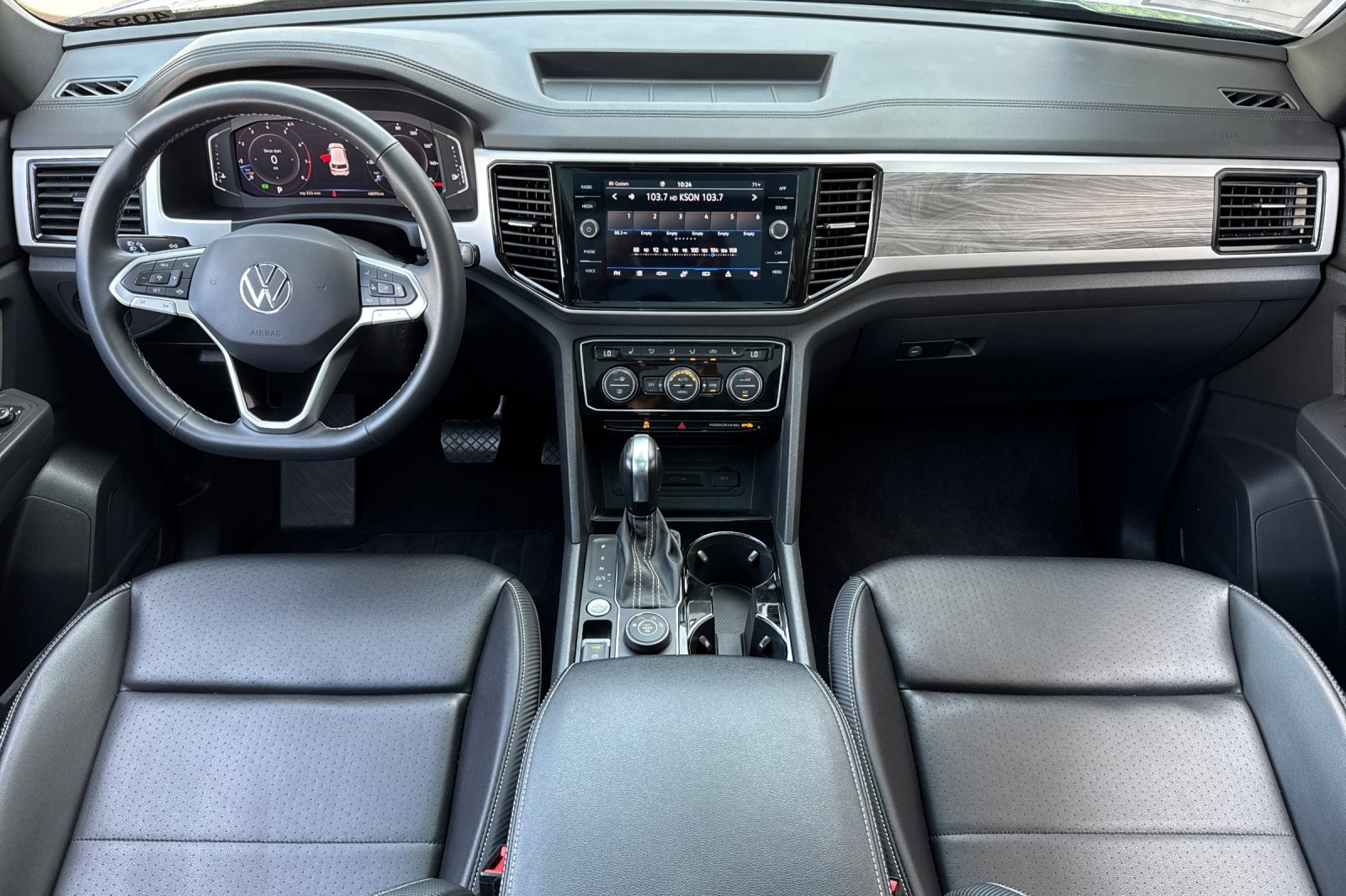 2022 Volkswagen Atlas Cross Sport V6 SE Technology photo 13