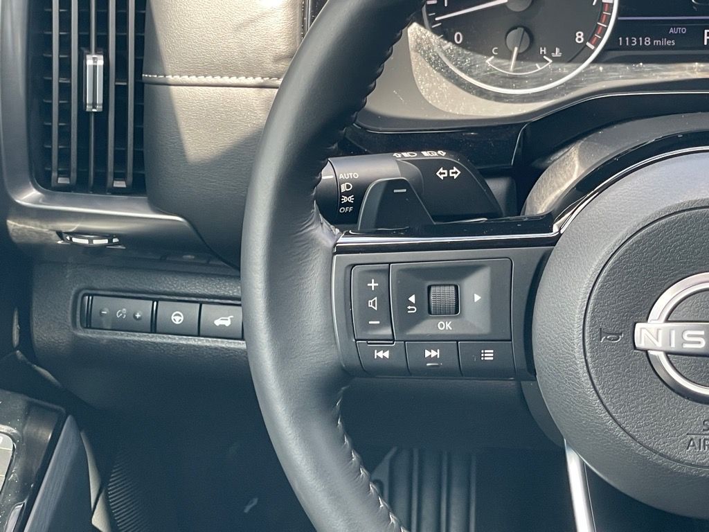2024 Nissan Pathfinder SL photo 12