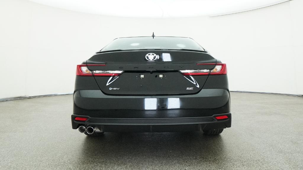 2025 Toyota Camry SE photo 14