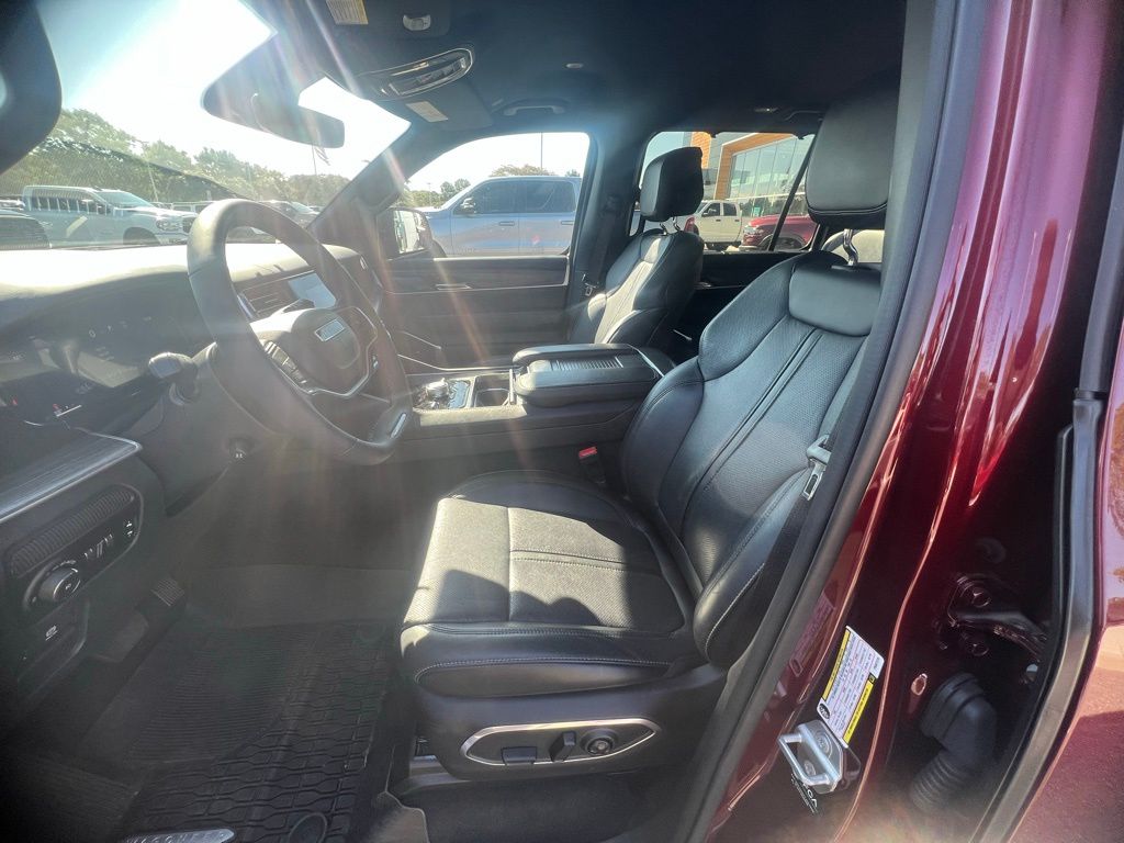 2023 Jeep Wagoneer Series III photo 12