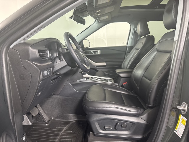 2022 Ford Explorer XLT photo 10