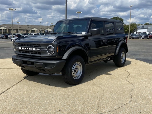 2025 Ford Bronco Base photo 4