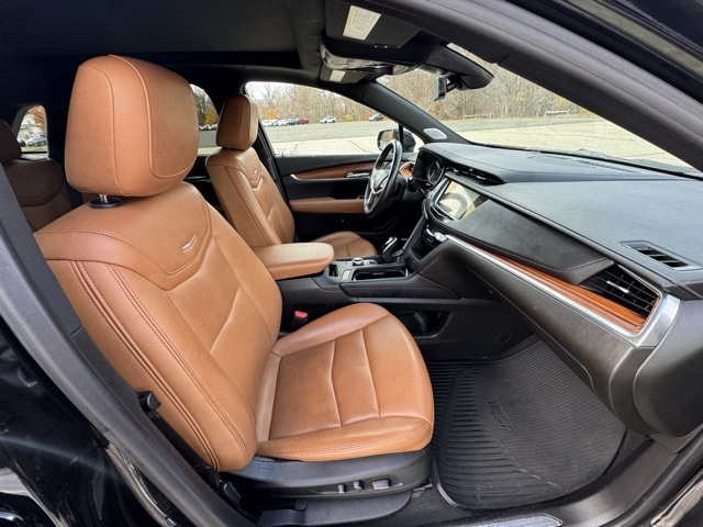 2022 Cadillac XT5 Premium Luxury photo 3